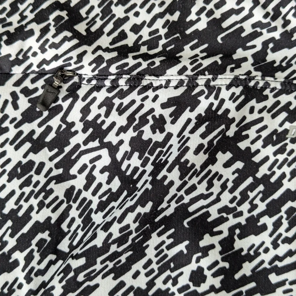 Nike Dri Fit Womens Small Pronto Essential Crop Running Leggings Black White 196